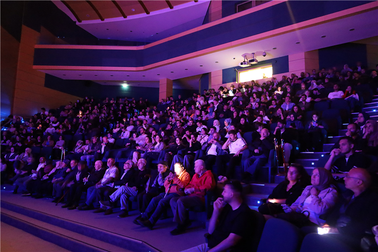 Deli İbram Divanı oyunu yoğun ilgiyle sahnelendi