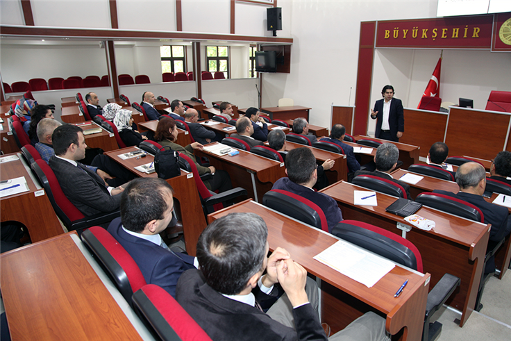 Kurum İçi Yöneticilik ve Liderlik Eğitimi