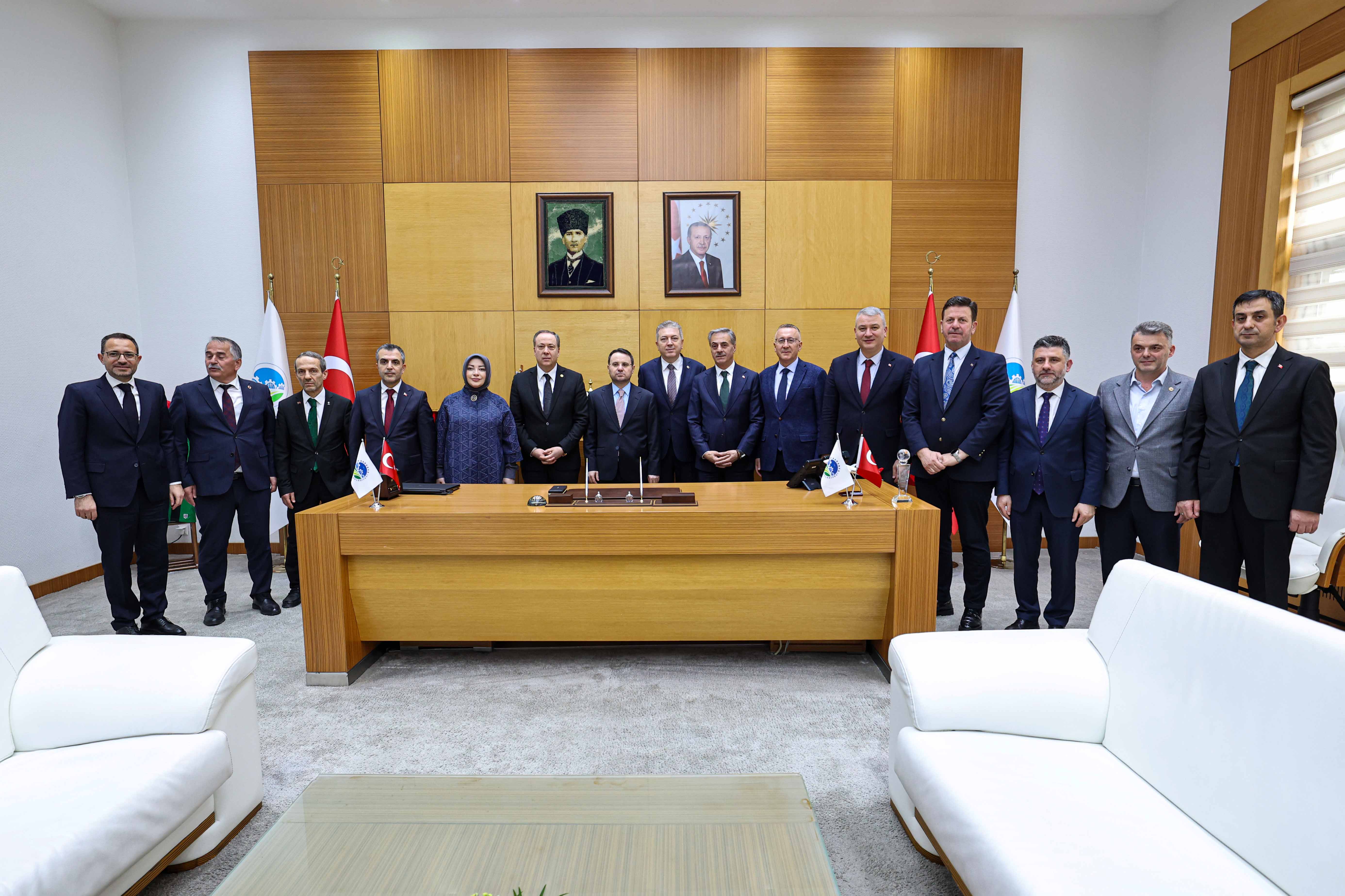 Adalet Bakanı Gürlek, Büyükşehir Belediyesi’nde: Sakarya’ya ‘huzur şehri’ övgüsü