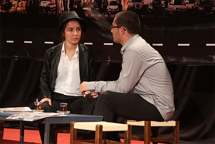 Tiyatro Şenliğinde Perde Açılıyor