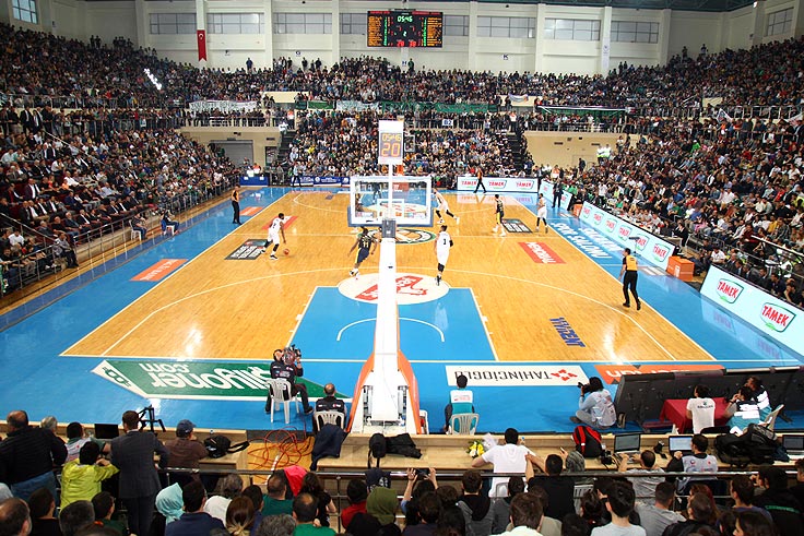 Büyükşehir Baskette imzalar atılıyor